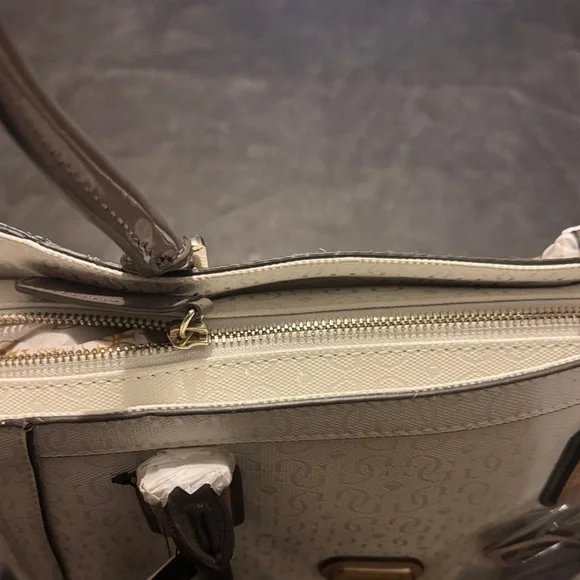 NWT GUESS White, Gray and Tan Tote Bag With Plastic Still On Hardware Plus Charm - Picture 4 of 14